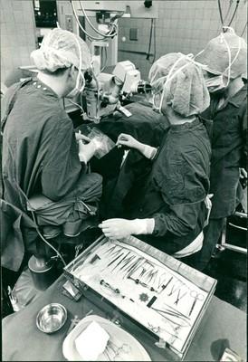 1991 SHELF MEDICAL OGOU ARCHIVE SURGER TOLA ATI... - Vintage Photograph 3175087