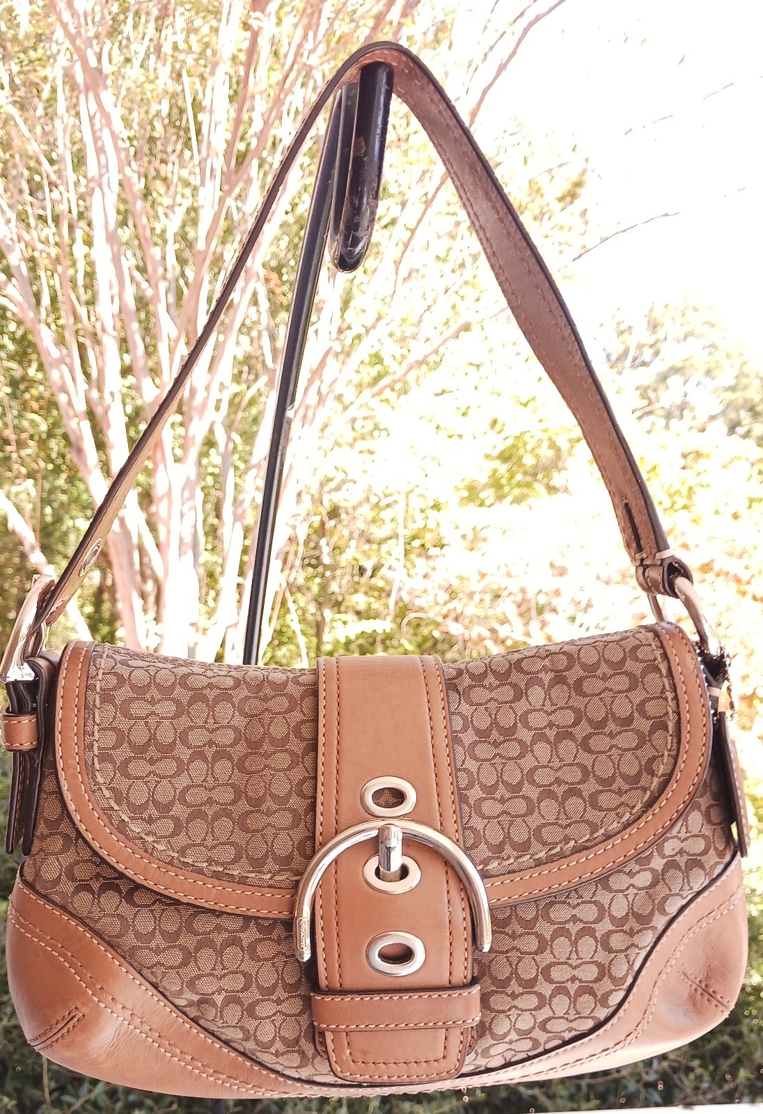 Coach F10925 SMALL Vintage Soho British Tan Leather Coach F10925 SMALL Vintage Soho British Tan Leather