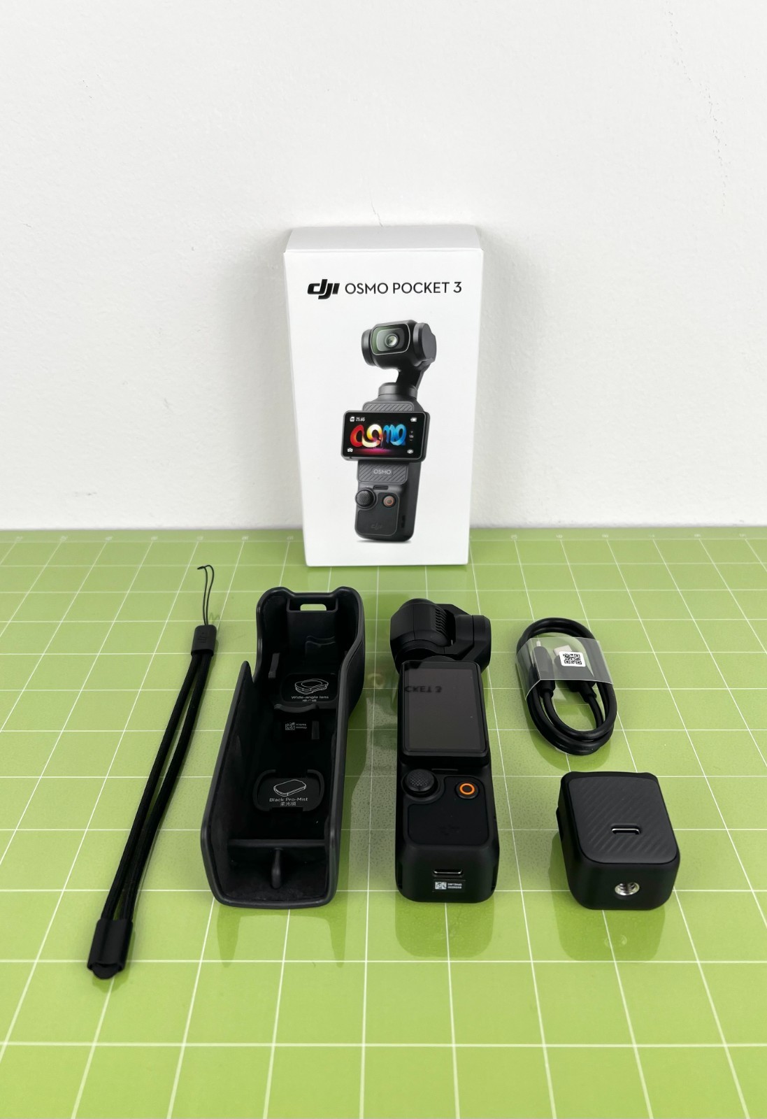 DJI Osmo Pocket 3 Combo Care Refresh付 DJI - Osmo Pocket 3 Creator Combo 3-Axis Stabilized 4K
