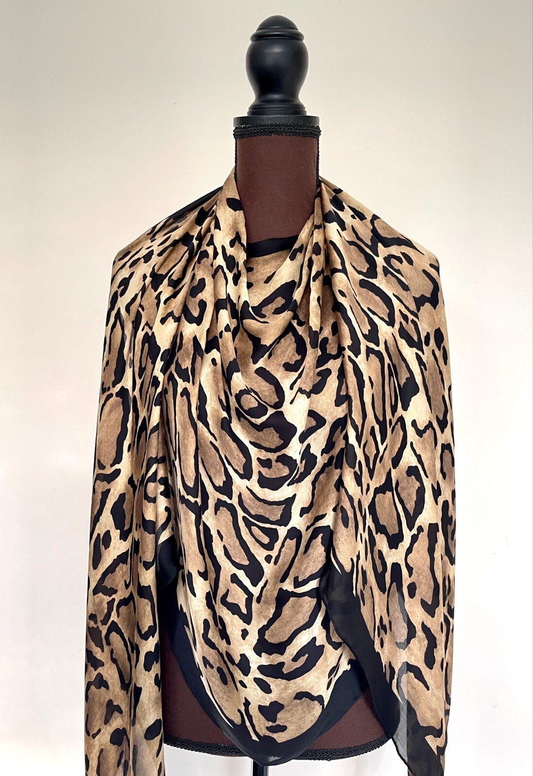 Pre-owned Gucci Unisex  Silk Scarf Leopard Animal Print Black Beige Chiffon Stole Scarf