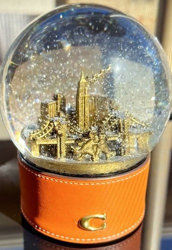 Coach スノードーム ニューヨーク COACH® | COACH® | Nyc Skyline Snow Globe