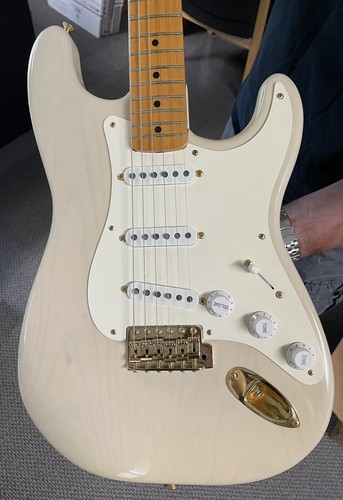 Fender custom shop 57ストラト メアリーケイ モデル新品同様 1987-1989 Fender Custom Shop Vintage Stratocaster 1957 Mary