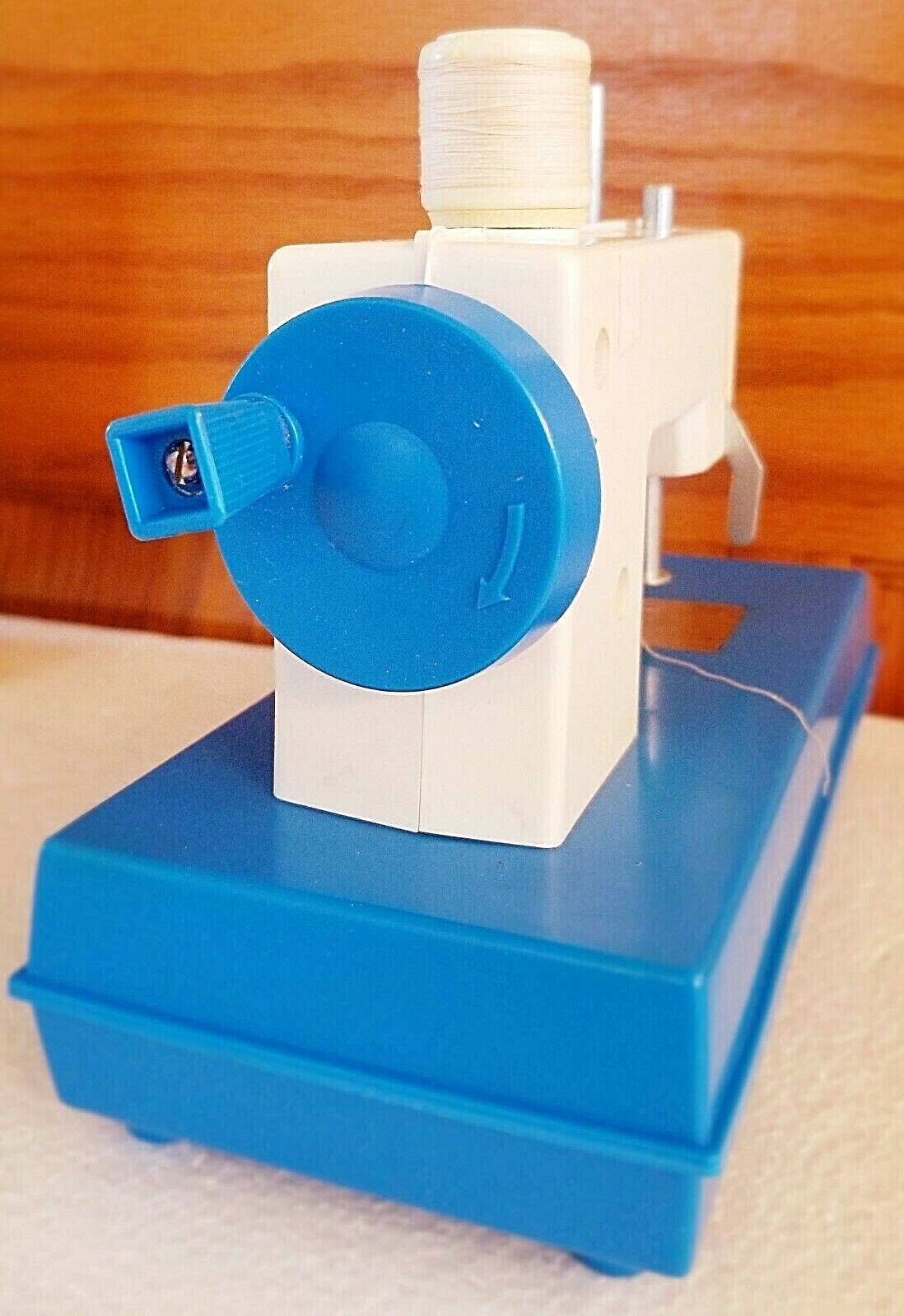 Vintage 1960s Universal Kresge Childs Toy Crank Sewing Machine In Original Box