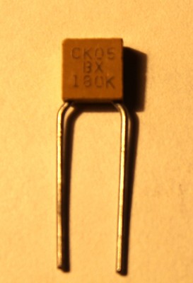 4 pcs. Cornell Dubilier CK05BX180K 18 pF ±10% 200V Ceramic Capacitor BX Radial