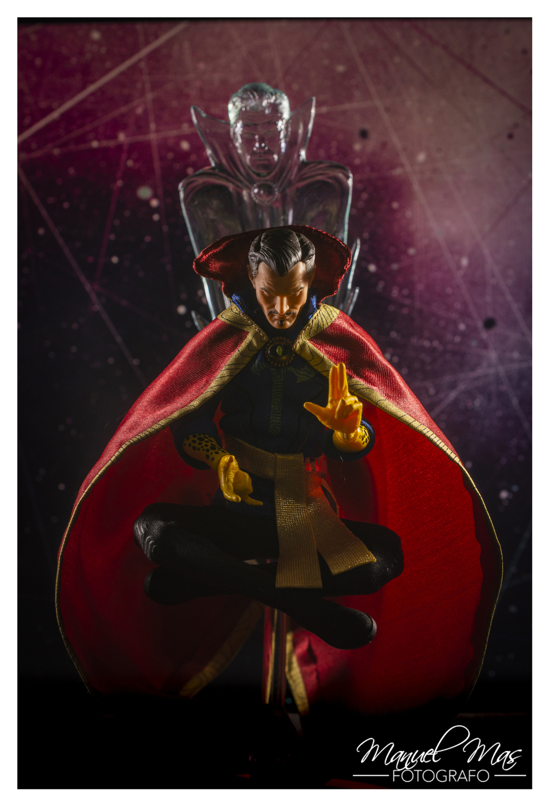MEZCO ONE-12 COLLECTIVE MARVEL DOCTOR STRANGE ACTION FIGURE