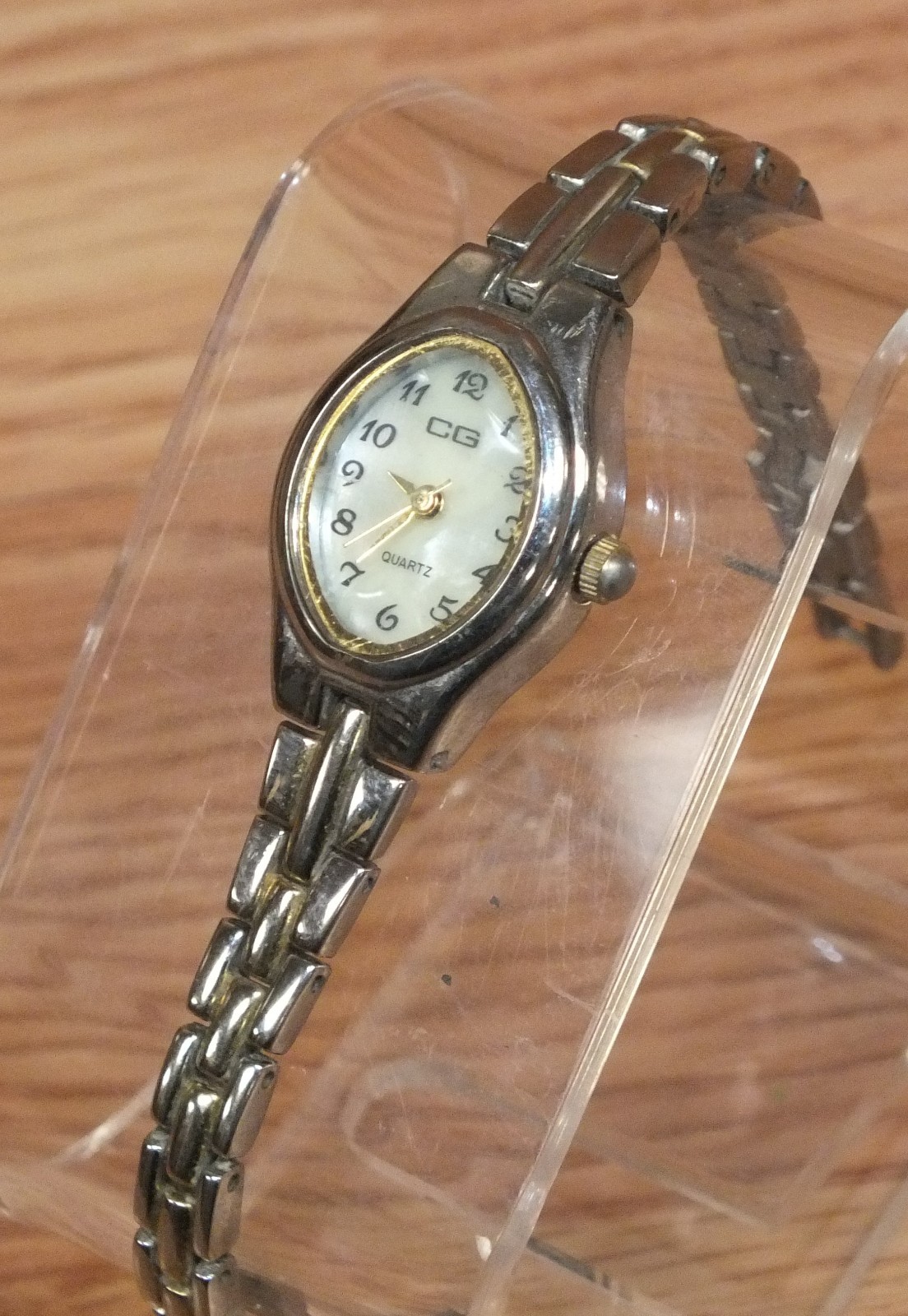 Genuine CG Women's Stainless Steel Back Metal Bezel Quartz Wrist Watch  **READ** | eBay