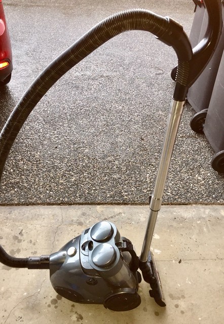 lumina bagless vacuum cleaner