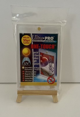 Ultra-Pro ONE-TOUCH Single magnet display case UV Protected