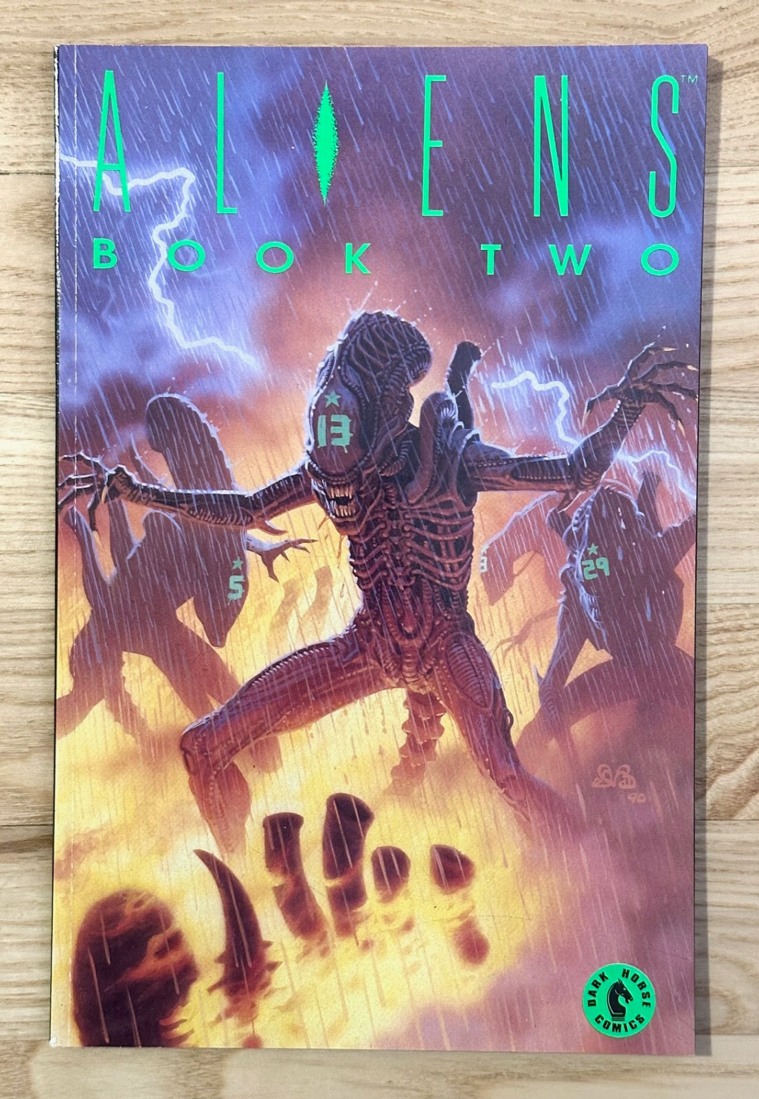 『Aliens』Dark Horse Comics Amazon.com: Aliens (Vol. 2) #1 FN ; Dark Horse comic book