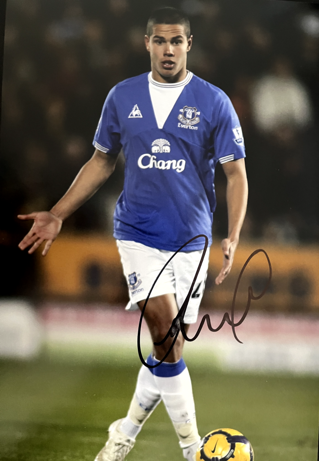 JACK RODWELL - FORMER EVERTON FOOTBALLER - EXCELLENT SIGNED PHOTOGRAPH
