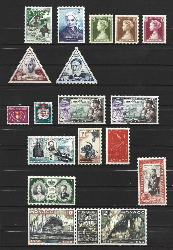 2314- Monaco  Lot De 16 Timbres Et Un Triptique  Neuf **