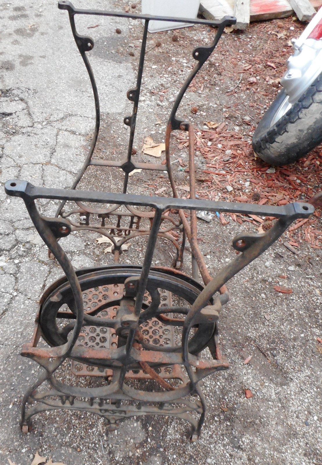 LOT OF 10 +ANTIQUE IRON SEWING MACHINE BASES SINGER WHITE & OTHERS