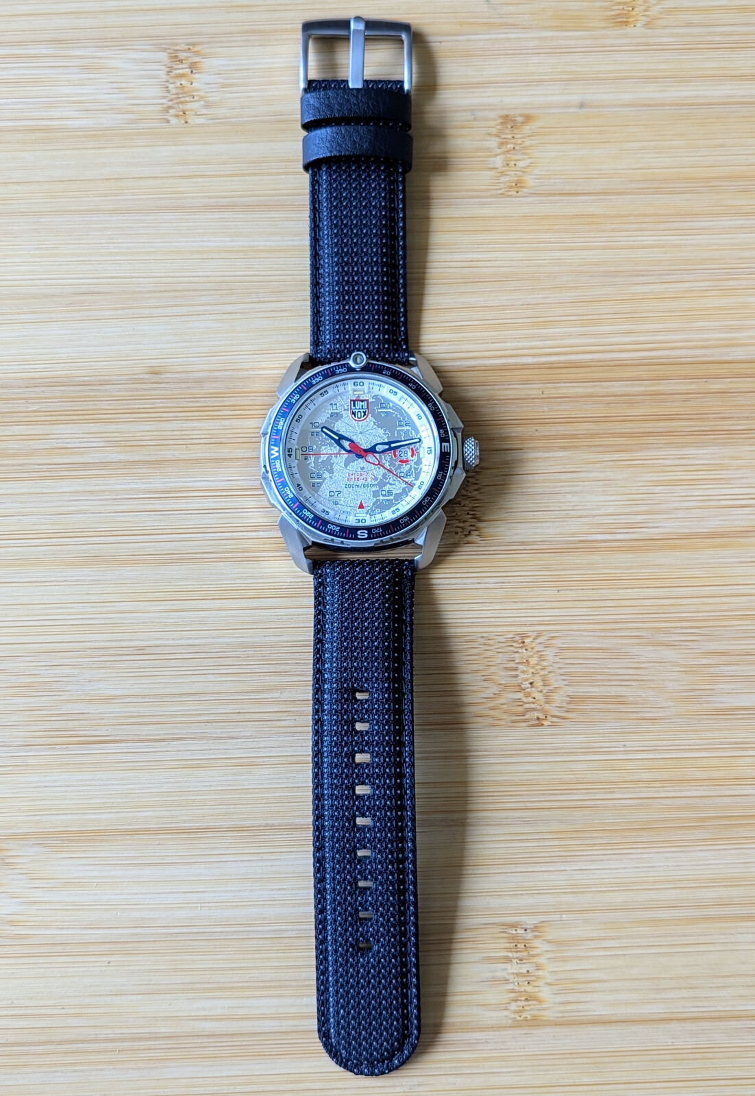 Pre-owned Luminox Sapphire Crystal Land Ice Sar Arctic Silver Dial Quartz Dial Xl.1208