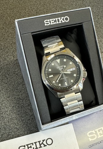 Pre-owned Seiko 5 Automatic Men's Watch Steel Bracelet Day-date Srpe51 Made In Japan