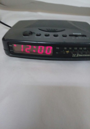 Emerson Alarm clock radio Am/Fm Radio Black Model CK5027