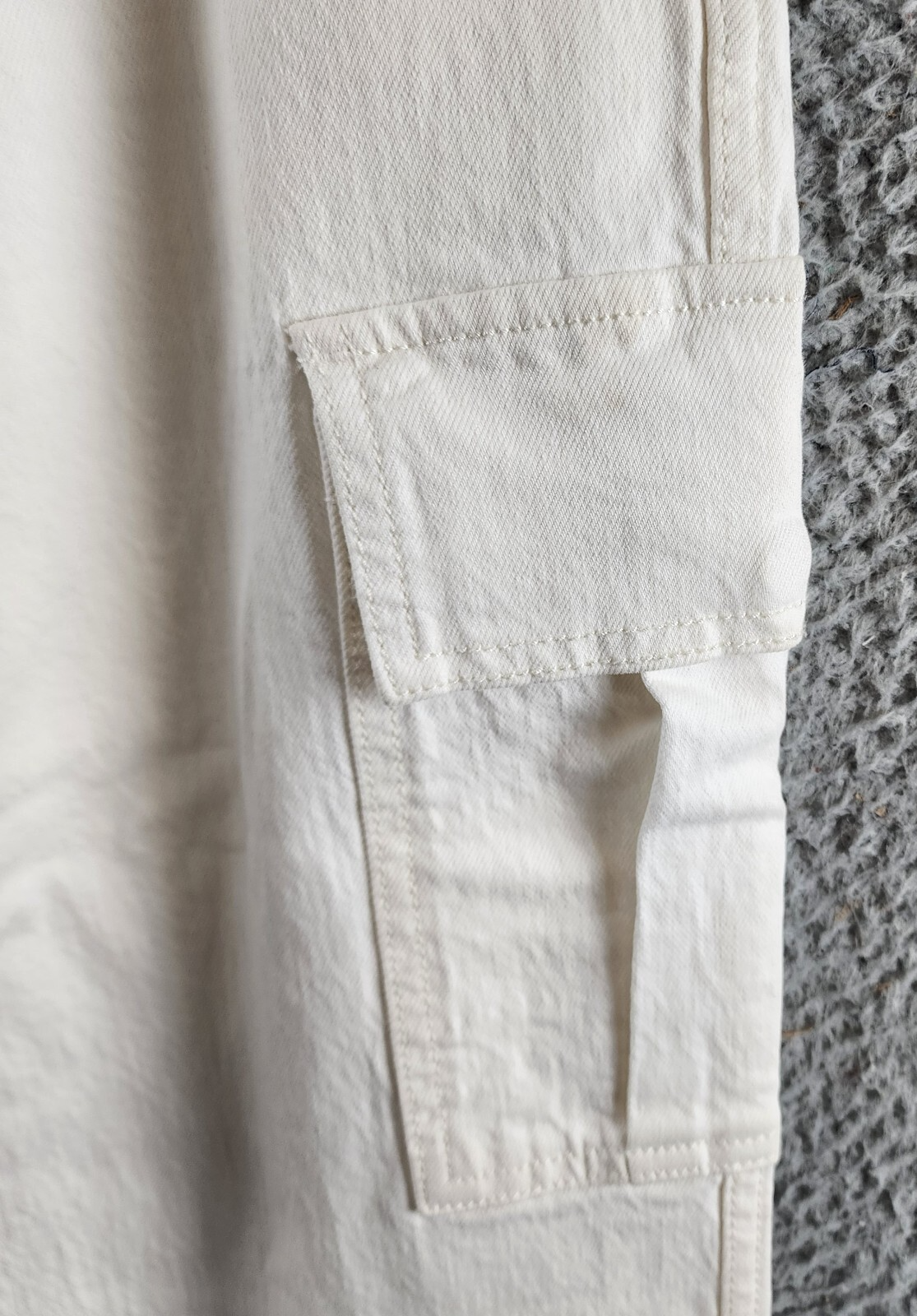REBECCA MINKOFF Relaxed Cargo Pants Women's 24 Alabaster Zip & Button Closure - Picture 4 of 14