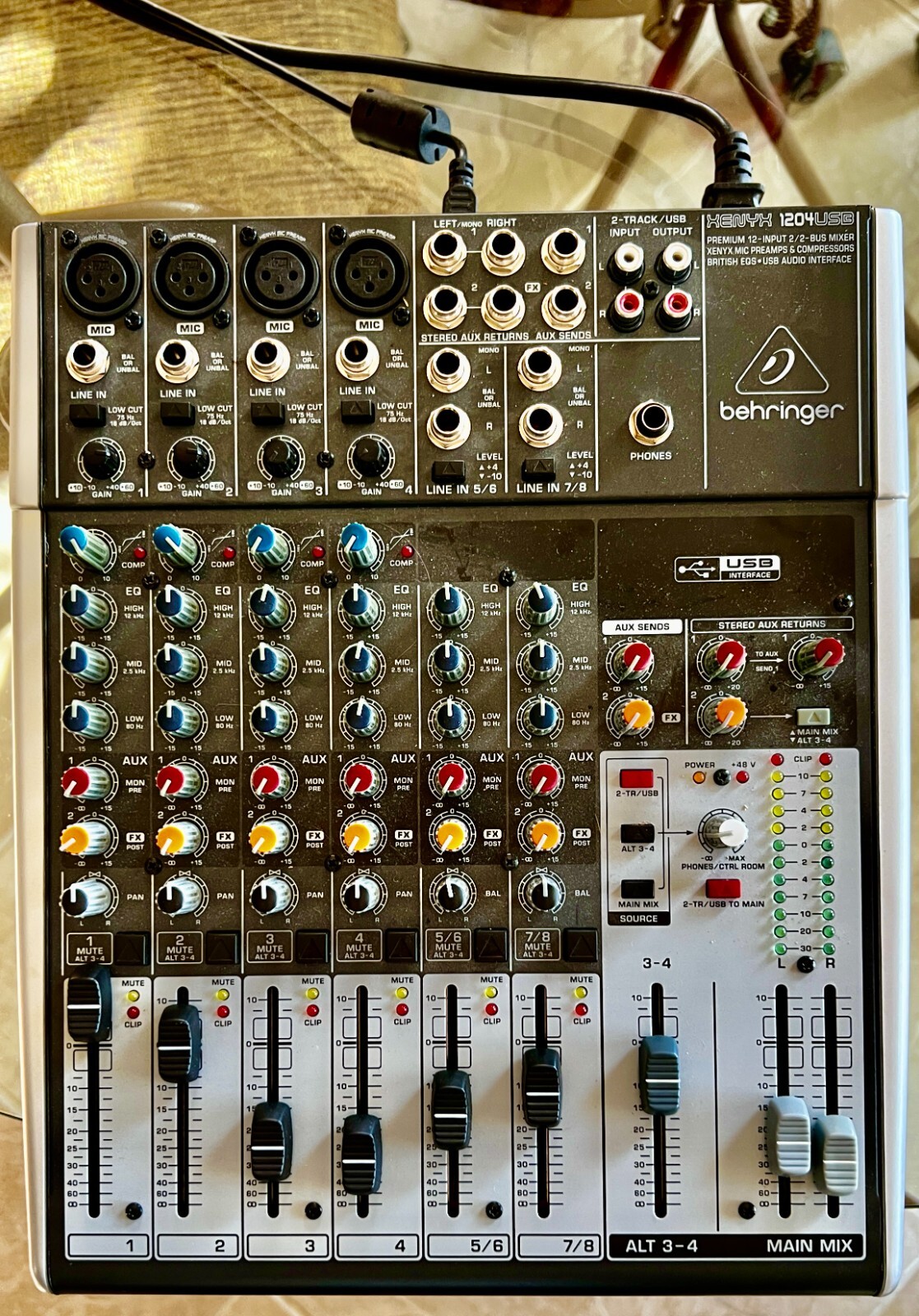 Behringer Xenyx com: Channel 0 Sweetwater hf221229-010E7 BEHRINGER