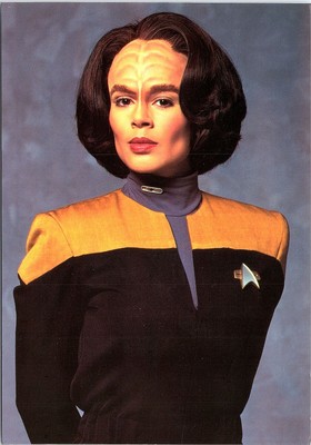 VINTAGE CONTINENTAL SIZE POSTCARD STAR TREK VOYAGER CREW - B'ELANNA TORRES