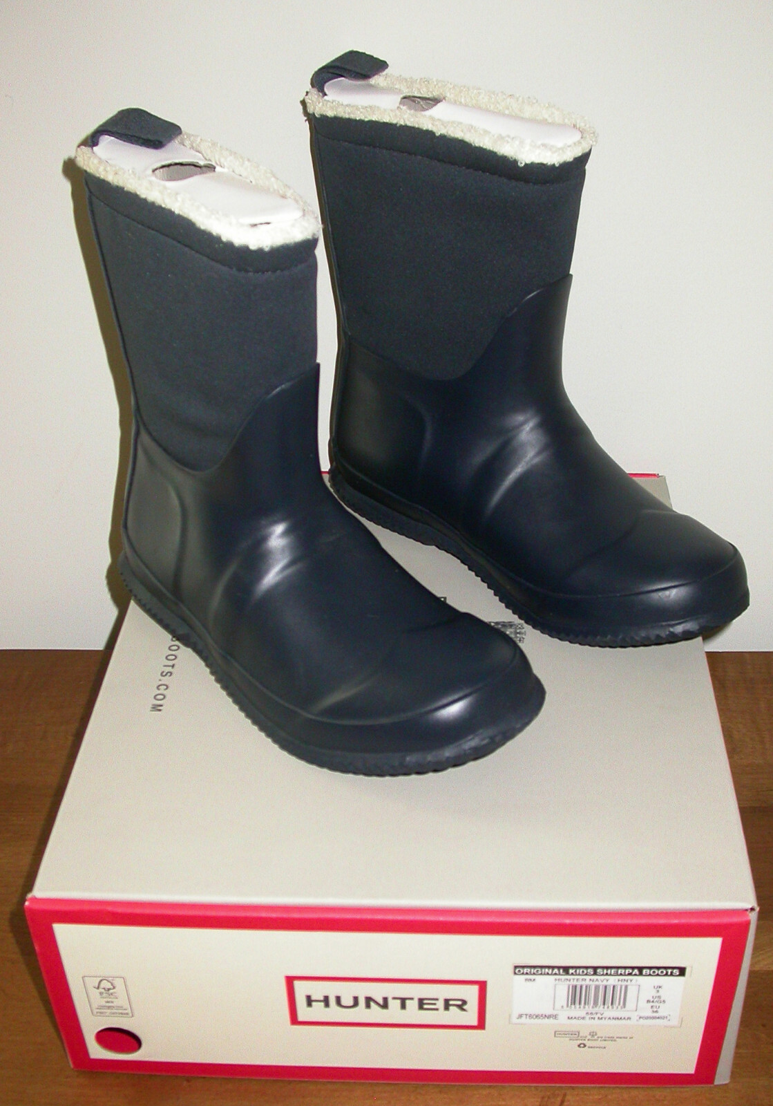 【HUNTER】 boots Women's Refined Slim Fit Chelsea Boots - Black | Hunter Boots