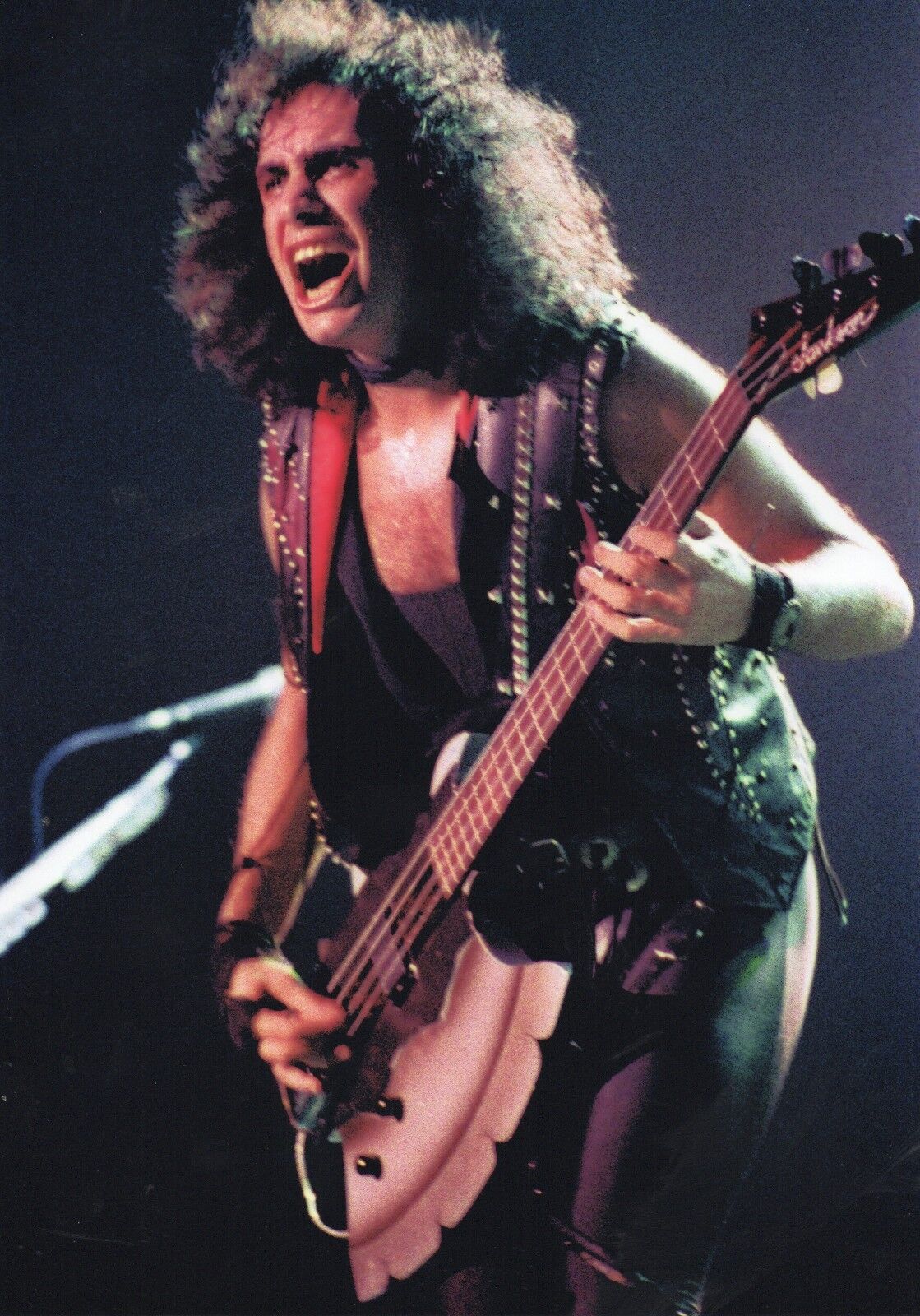 KISS PHOTO GENE SIMMONDS 1983 UNIQUE IMAGE PHOTO UNRELEASED KISS PHOTO GENE SIMMONDS 1983 UNIQUE IMAGE PHOTO UNRELEASED