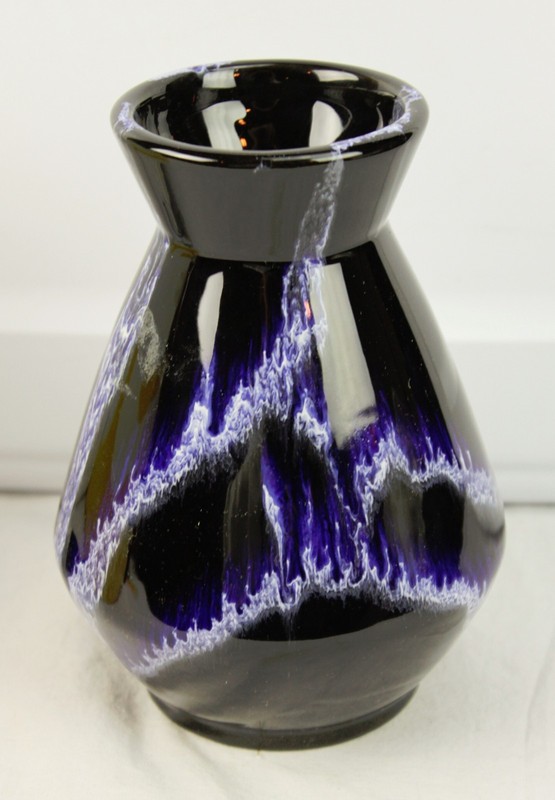 Vintage Blue Mountain Pottery Vase Made In Canada Blue White Glaze