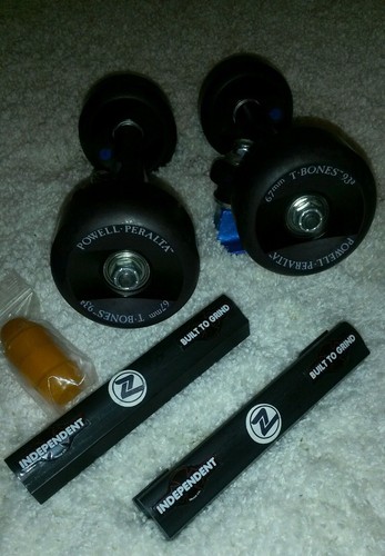 コンプリートIndependent BONES SPITFIRE Independent Skateboard Trucks, Spitfire Wheels, Bones Bearings