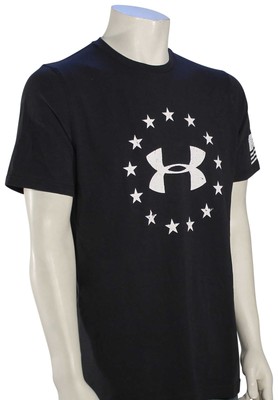

Футболка с логотипом Under Armour Freedom — классический черный/белый — новинка