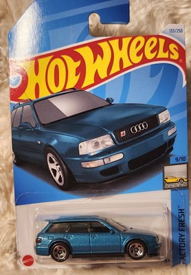 Brand New 2024 Hot Wheels ''L'' Case Audi Avant RS2