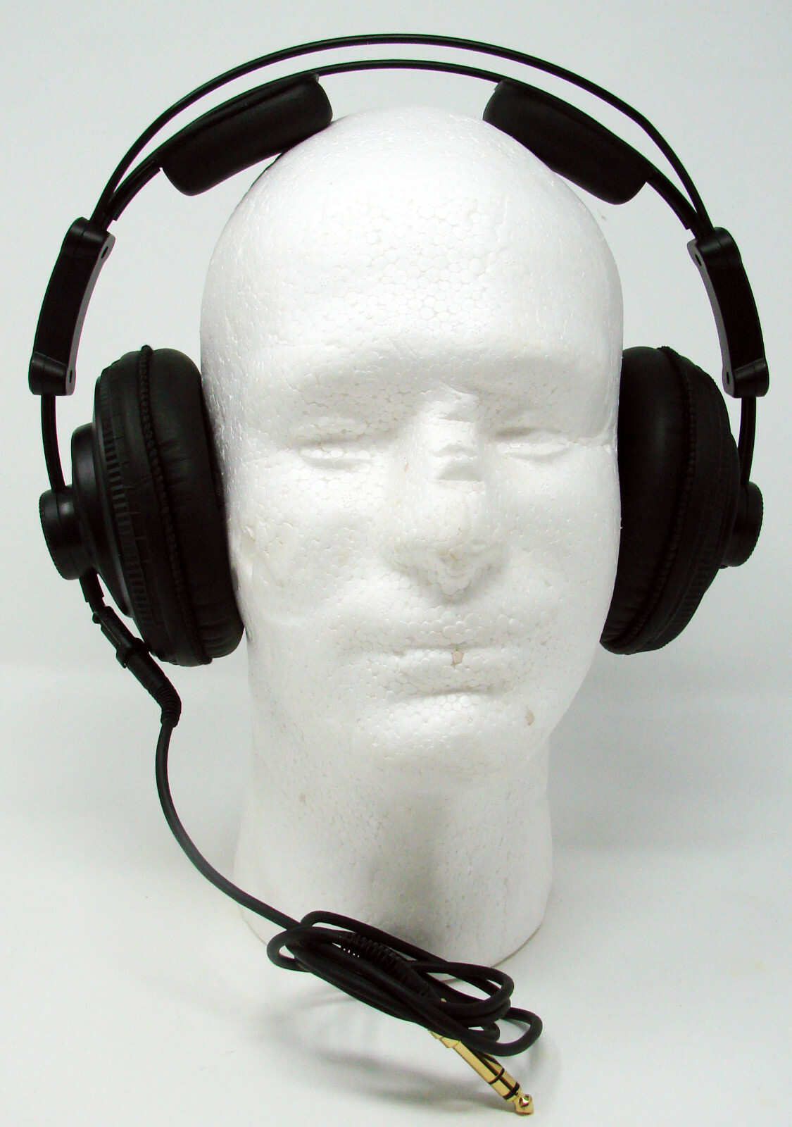 Superlux HD668B Dynamic Natural Contoured Deep Bass Semi-Open Headphones + Box
