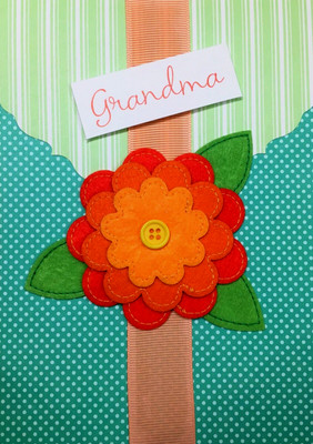 Papyrus Greetings Mother's Day Grandma Felted Stitched Flower with Button Center