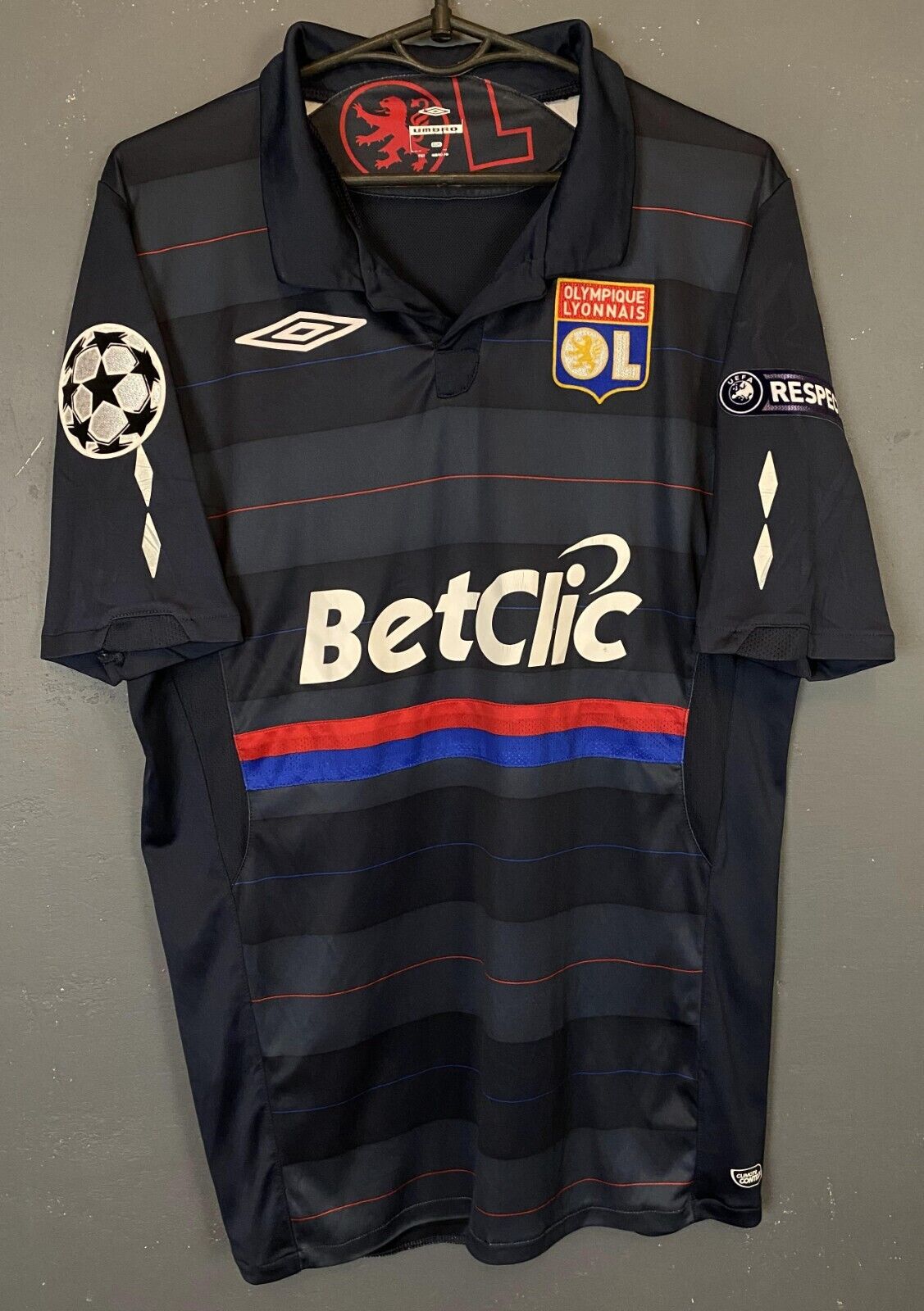 MENS LYONNAIS OLYMPIQUE 2009/2010 UEFA LYON FOOTBALL SOCCER MENS LYONNAIS OLYMPIQUE 2009/2010 UEFA LYON FOOTBALL SOCCER
