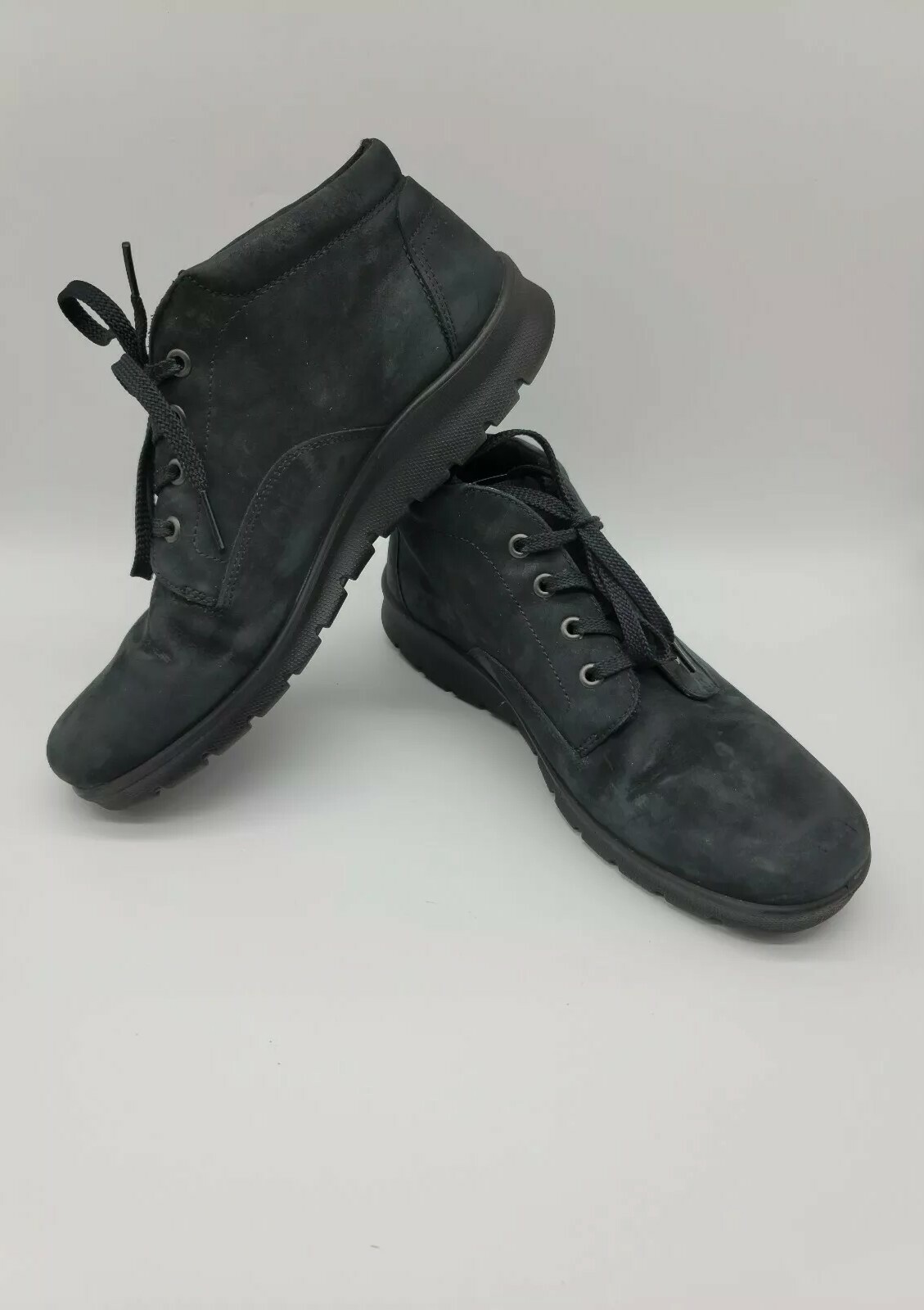 ecco turn black