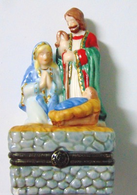 NEW Macys Store NATIVITY MUSIC BOX Holy Family Christmas Trinket Box Figurine!