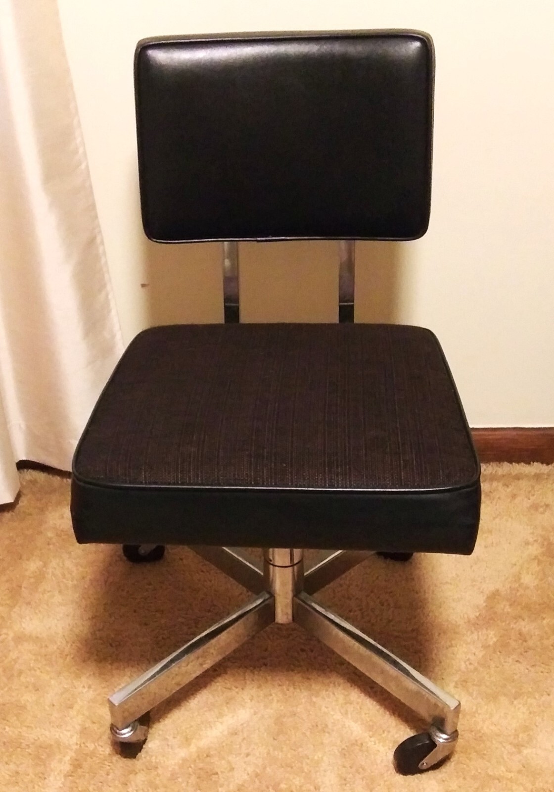 Sale 70’s 国産ヴィンテージ 鋲打ち　スピンドルチェア Sale 70's 国産ヴィンテージ 鋲打ち スピンドルチェア antique