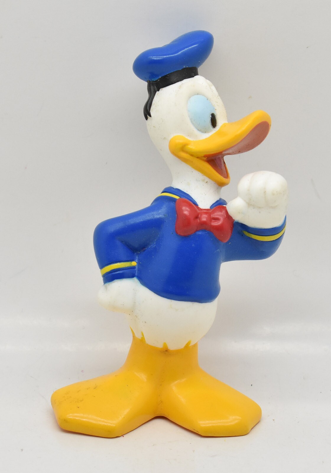 Disney Donald Duck Loose 4.5