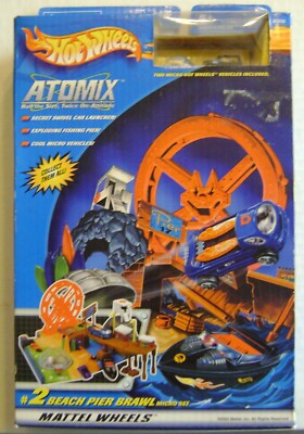 Hot Wheels, Atomix, #2 Beach Pier Brawl, Micro Set, 2002 Edition, Factory Sealed