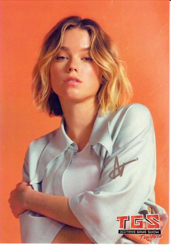 Autograph Milly Alcock [Original] House Of The Dragon Size 21cm X 15cm.