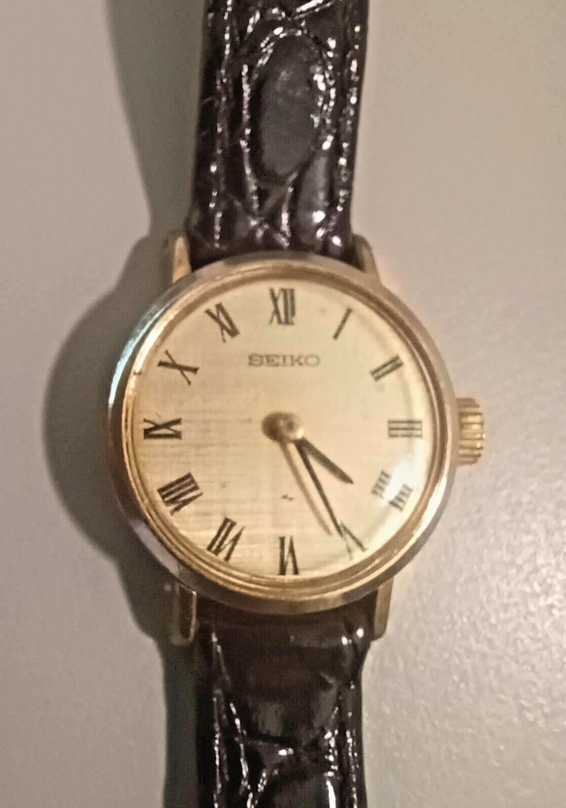 Vintage Seiko 11-0039 Women's Watch Running Gold Dial 20mm Japan