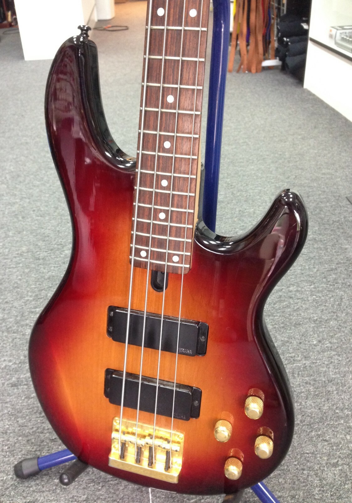 YAMAHA BBG4S II 4 string Bass Guitar Tobacco Sunburst