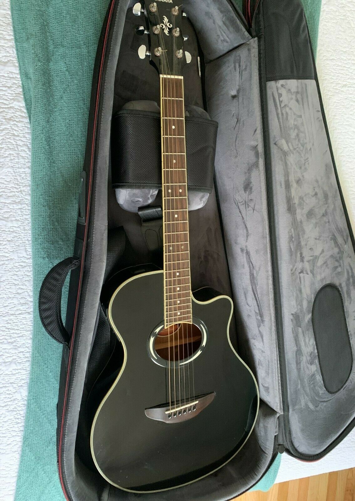 YAMAHA Acoustic Electric Guitar APX500III + Road Runner Highway Premium Case