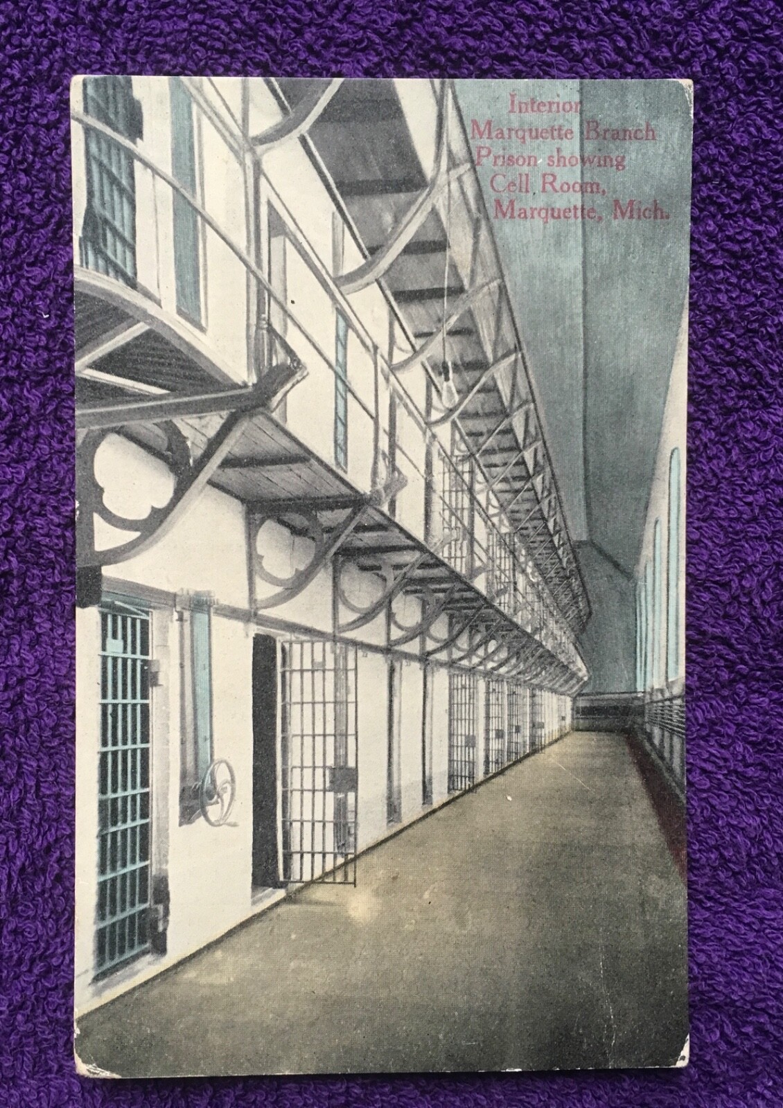 ANTIQUE 1914 MARQUETTE MICHIGAN POSTCARD = MARQUETTE PRISON CELLS