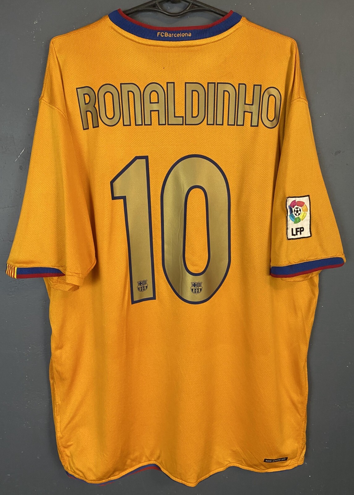 FC Barcelona Ronaldinho 10 シャツ RONALDINHO #10 MENS FC BARCELONA 2006/2008 SOCCER FOOTBALL