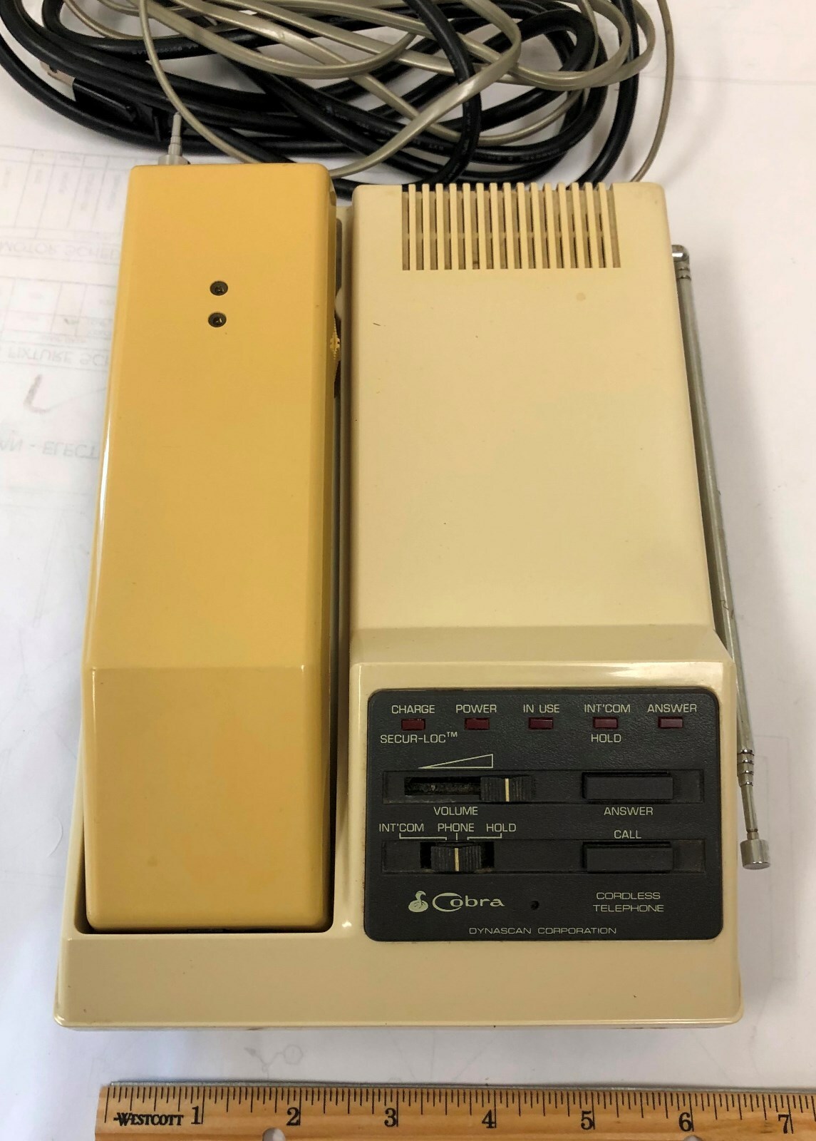 Vintage Cobra  CP-260SA cordless phone telephone in box with manual