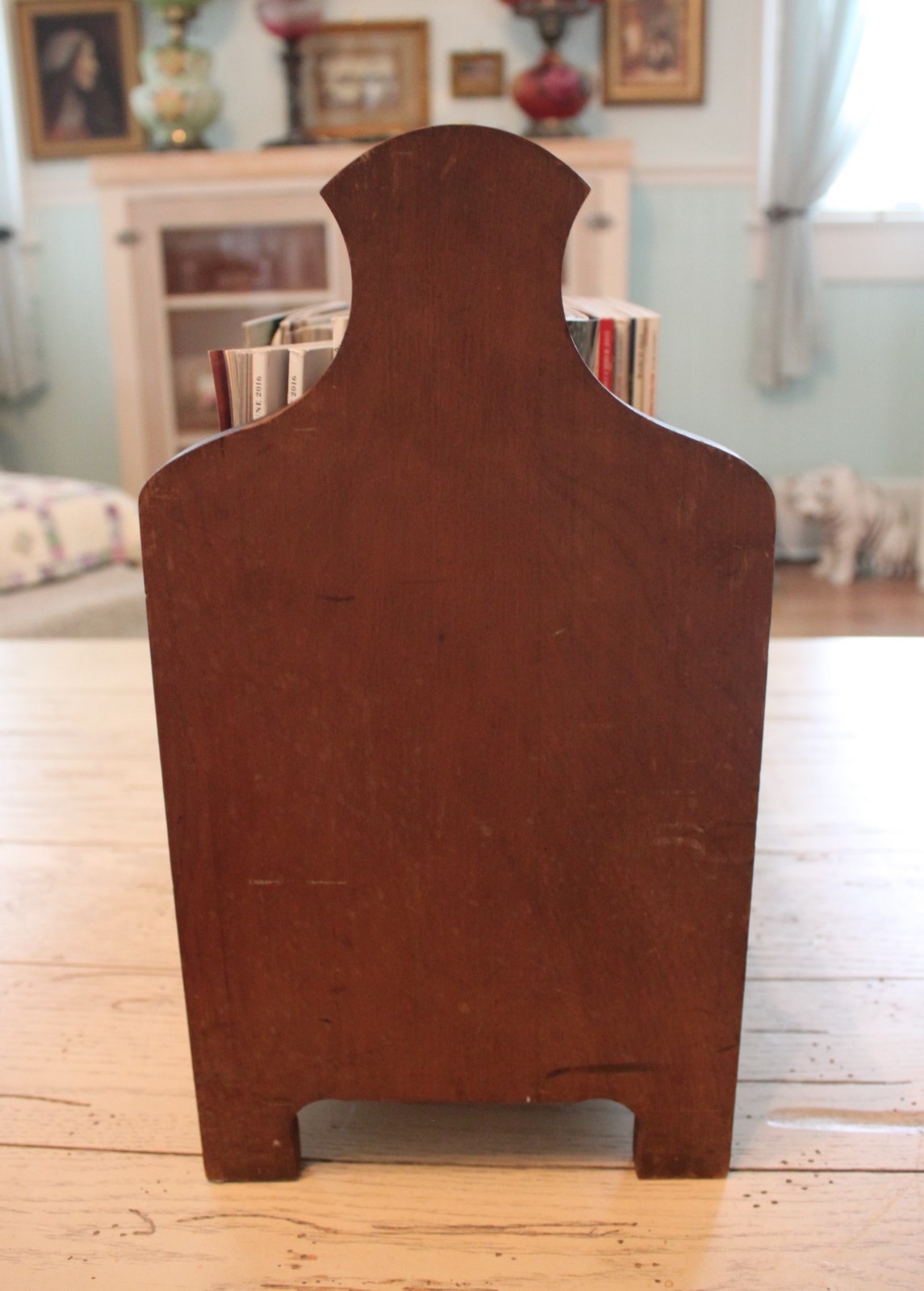 Vintage-Early-American-Primitive Wooden-Magazine-Rack-Holder