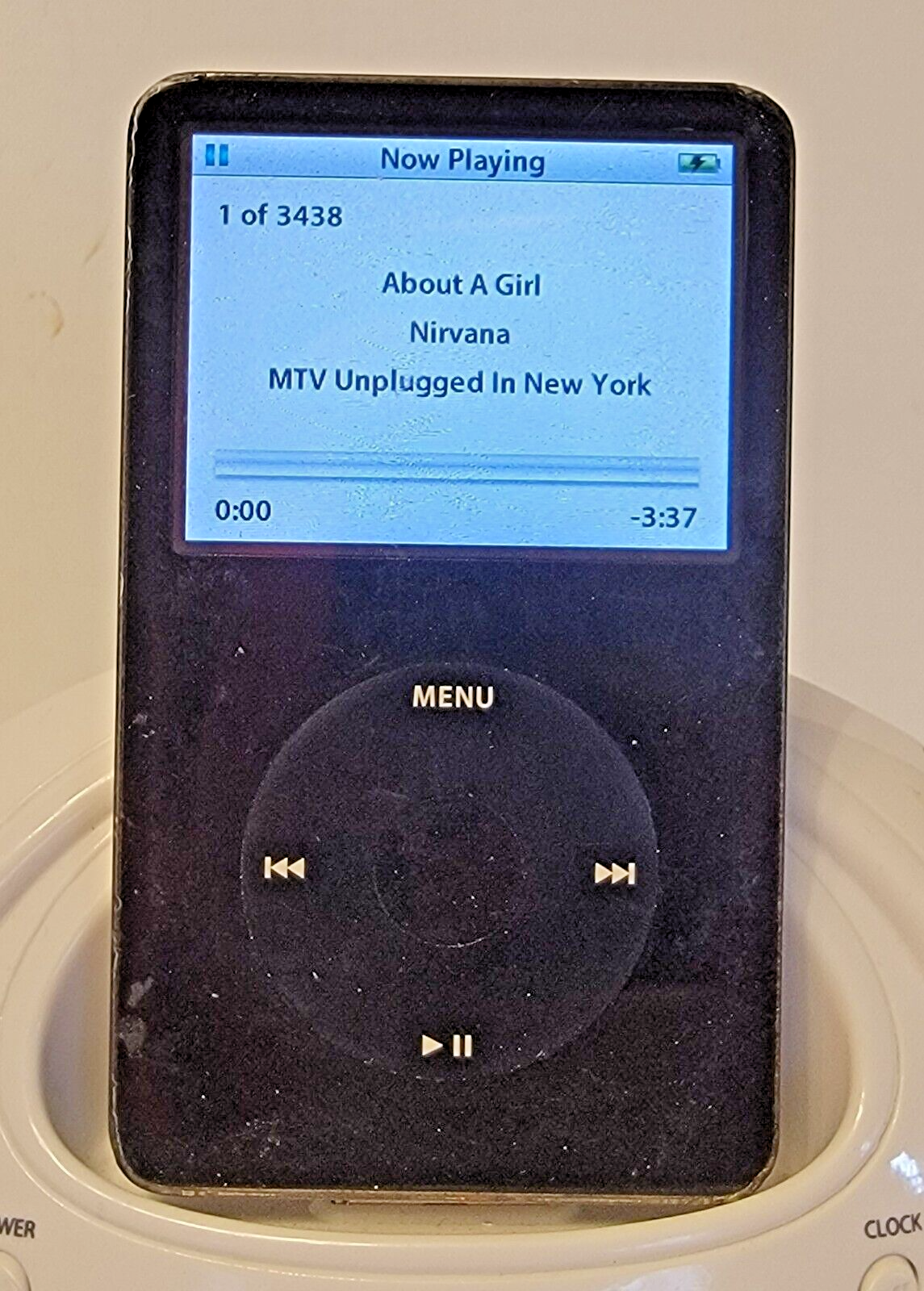 iPod classic 第5世代 A1136 30GB ブラック 非純正ケーブル付 Apple 