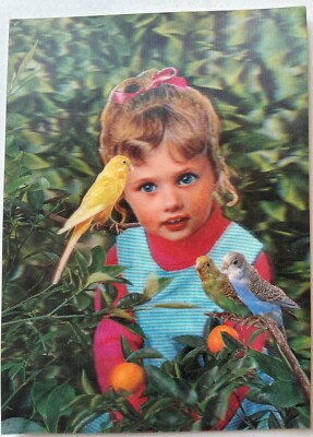 Toppan Vintage 3D Lenticular Postcard Little girl Parrots