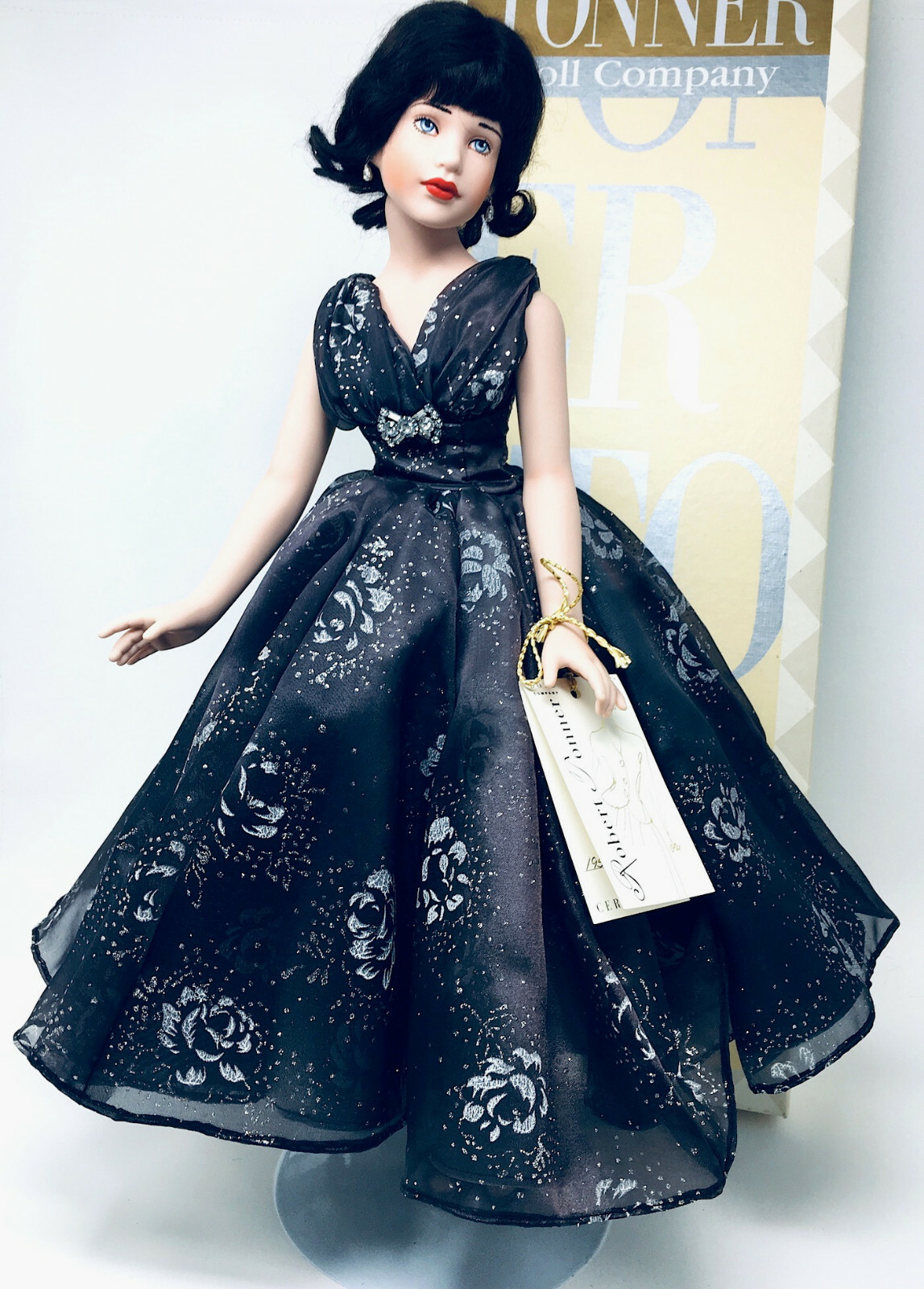 Robert Tonner PORCELAIN DOLL DECADES OF FASHION 1950's HTF