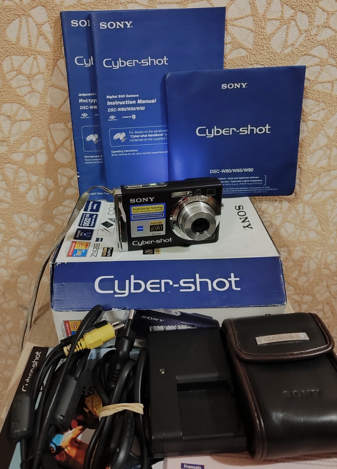 Camera Sony Cyber-shot DSC-W85 7.2MP Black Digital Camera Camera Sony Cyber-shot DSC-W85 7.2MP Black Digital Camera