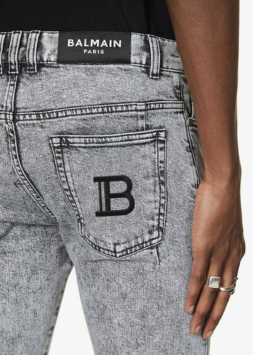 パンツ Balmain denim pants $899 BALMAIN Paris slim fit tapered denim effect biker