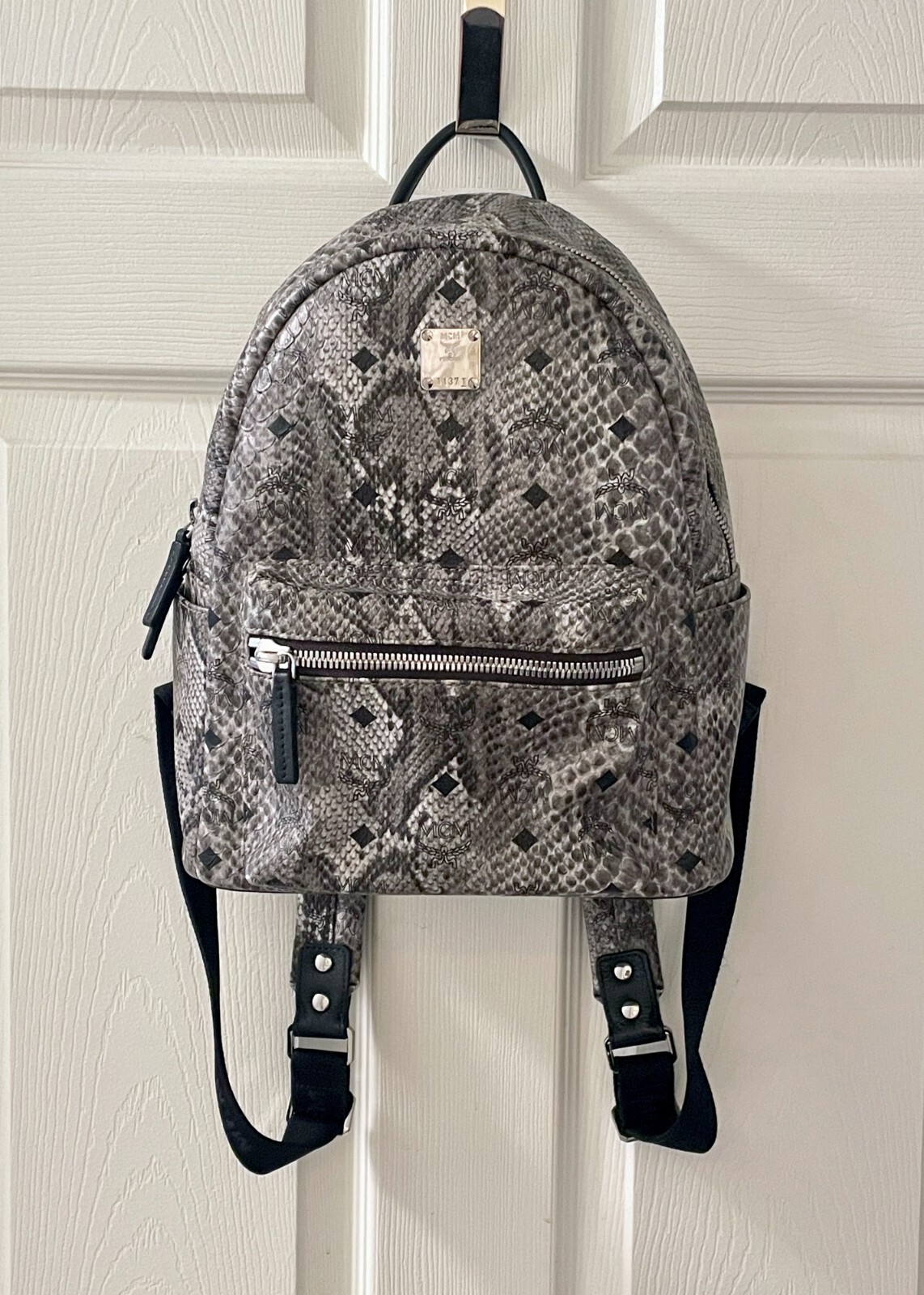 バッグ MCM Studded Python Pattern Backpack Printed Leather Stark Studded Backpack, MCM (Lot 5393